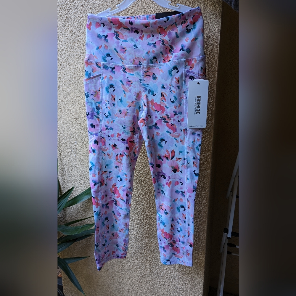 RBX Reebok NWT Pretty Pink Petals Spring Print 🌸 Capri Leggings!
